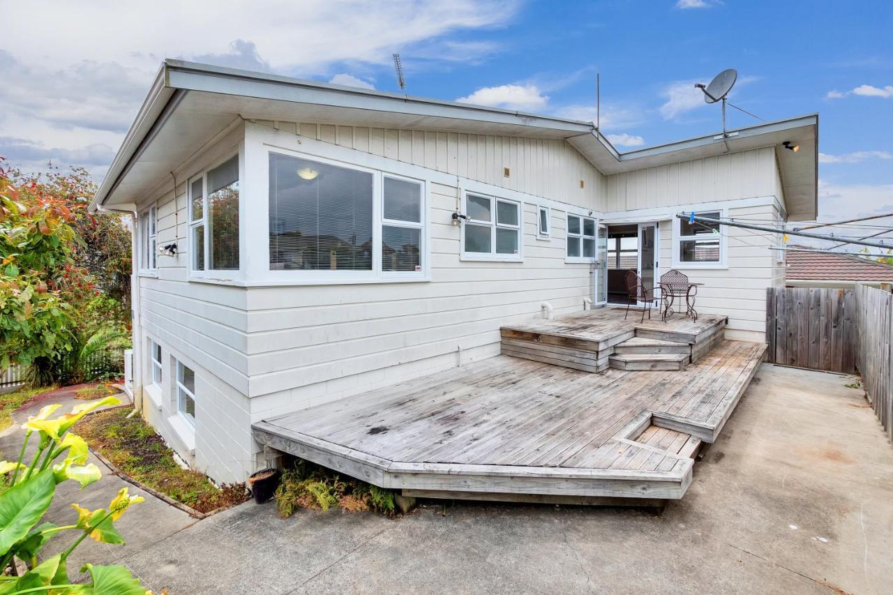 Fabulous Three Bedroom Home In Pakuranga オークランド エクステリア 写真